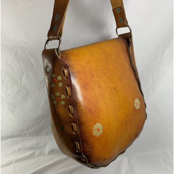 Vintage tan brown leather hand tooled semi structured shoulder bag with flowers - Picture 2 of 15